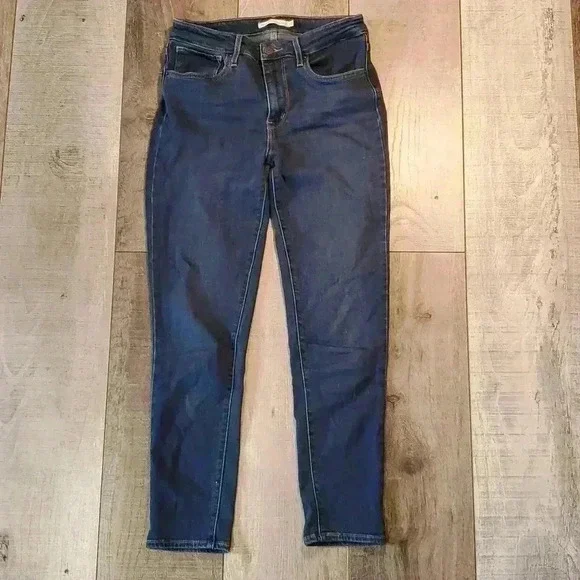 L𝐞v𝐢'𝐬 𝟕2𝟏 𝐇i𝐠h-R𝐢s𝐞 𝐒k𝐢n𝐧y Women's S𝐢z𝐞 𝟖  𝐄U𝐂 - Picture 7 of 8